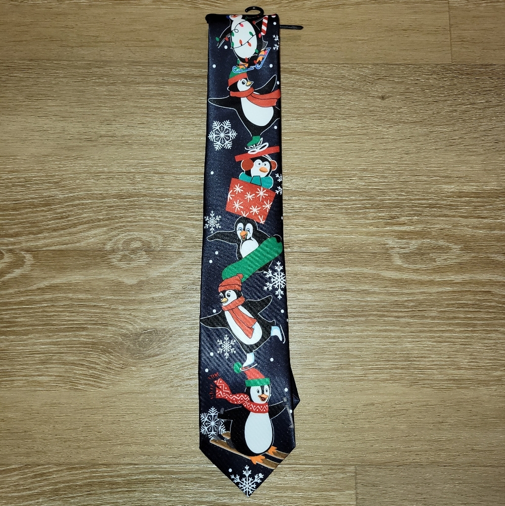 Holiday Traditions Men's Christmas Festive Hallmark Penguins Blue Neck Tie New w